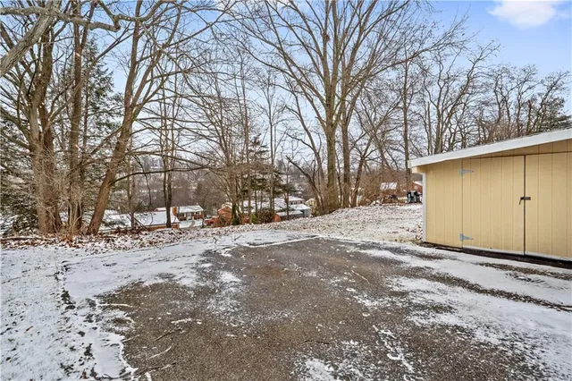 $274,000 | 138 Peters Drive, Glenshaw, PA 15116