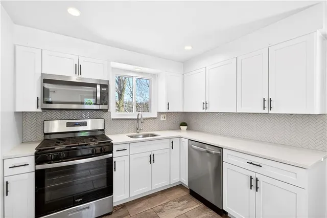 $274,000 | 138 Peters Drive, Glenshaw, PA 15116