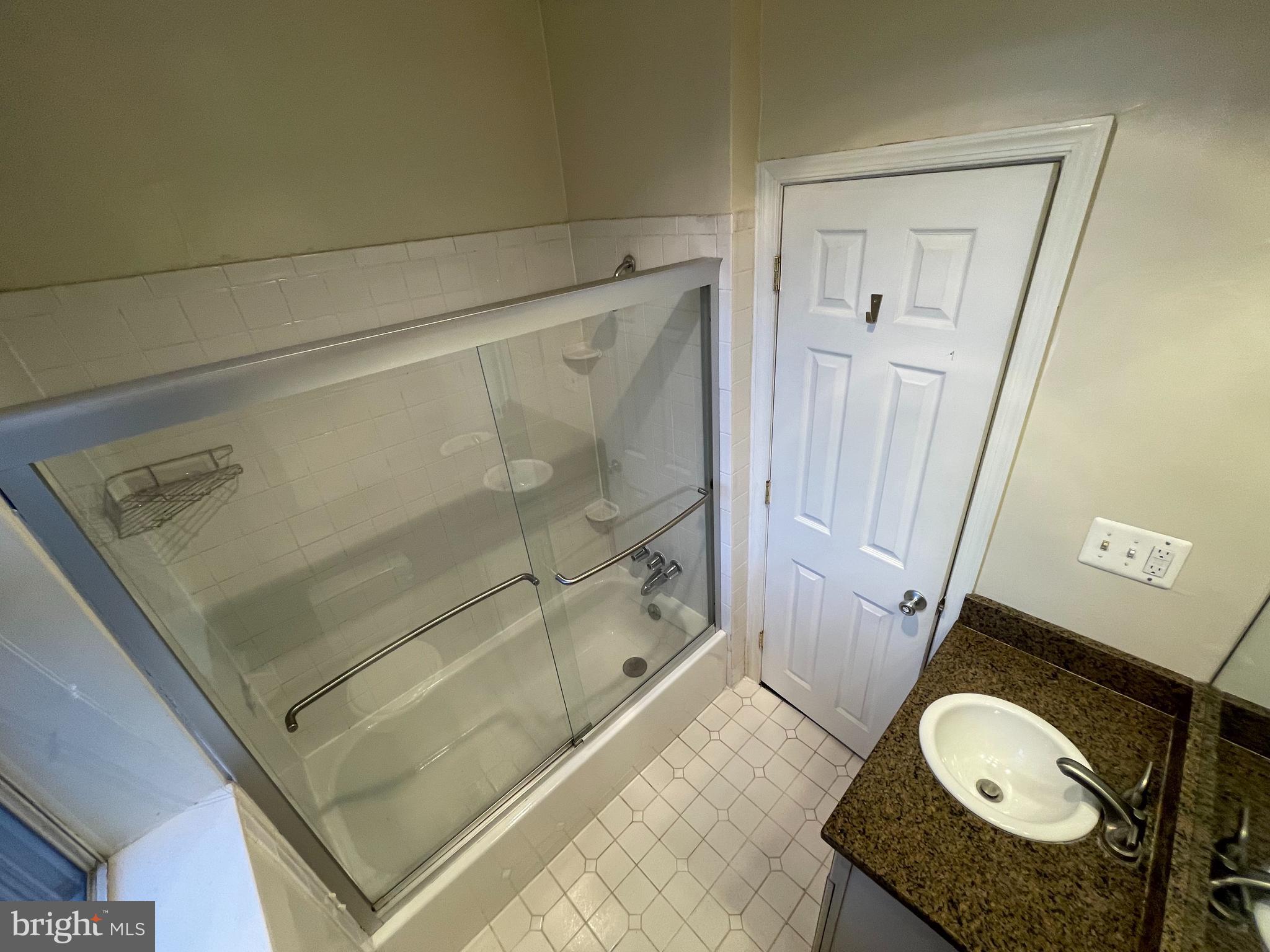 1820 Swann Street Northwest, Unit 103 Washington, DC 20009 - Photo 20 of 35