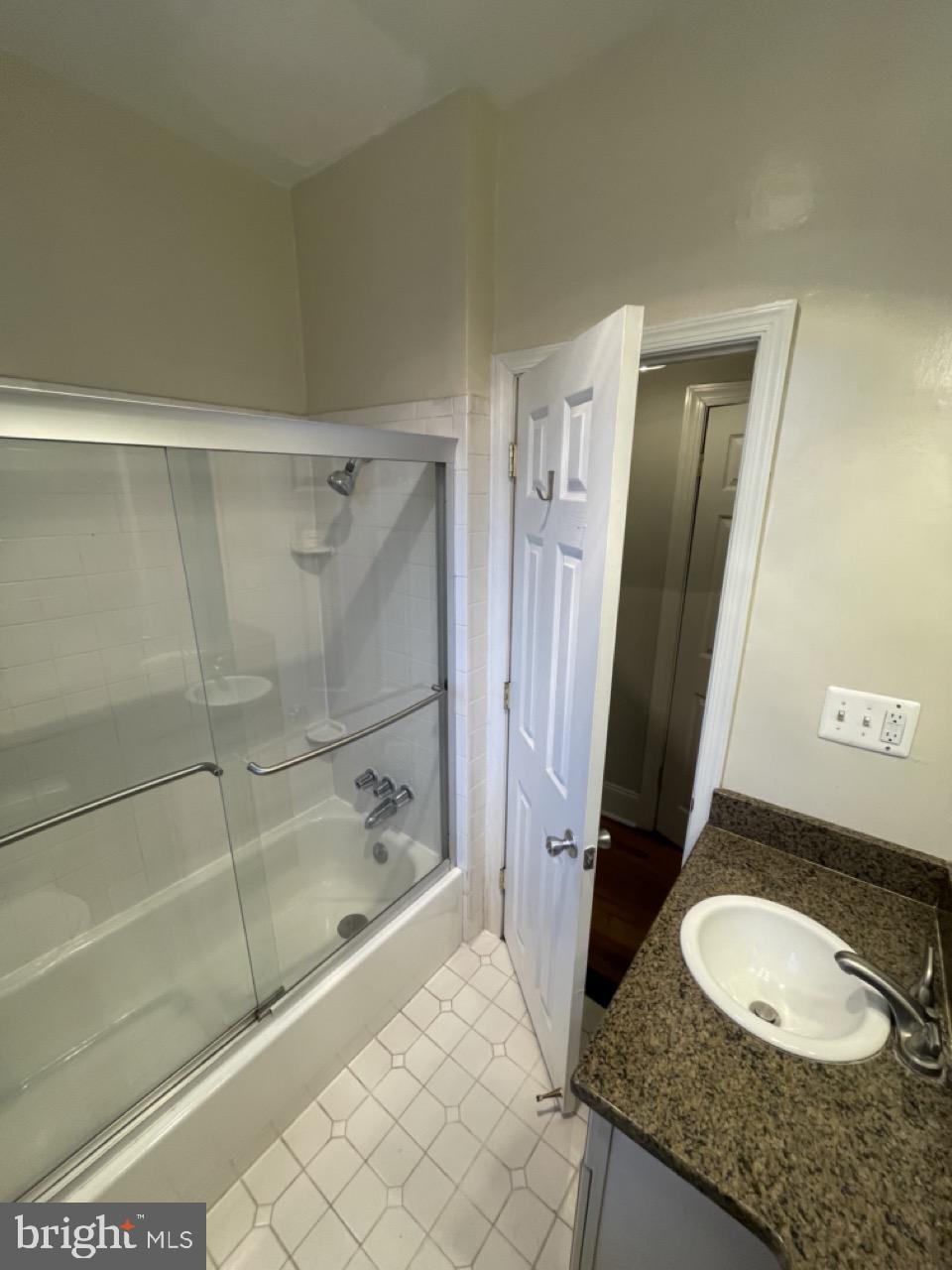 1820 Swann Street Northwest, Unit 103 Washington, DC 20009 - Photo 22 of 35