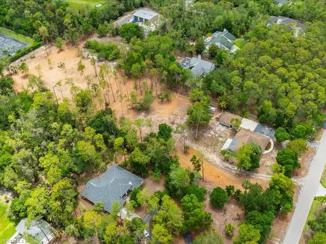 $1,995,000 | 6940 Bottlebrush Lane, Naples, FL 34109