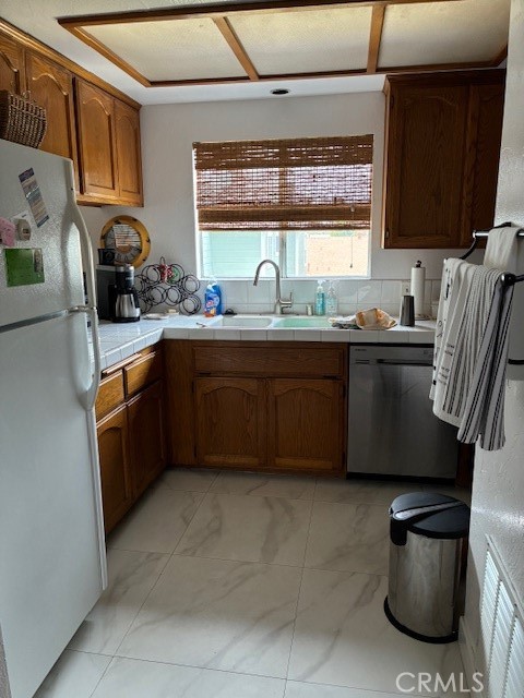 2420 Gramercy Avenue Torrance, CA 90501 - Photo 7 of 39 Unit B