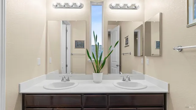 $699,999 | 931 Noble Road, Vacaville, CA 95688