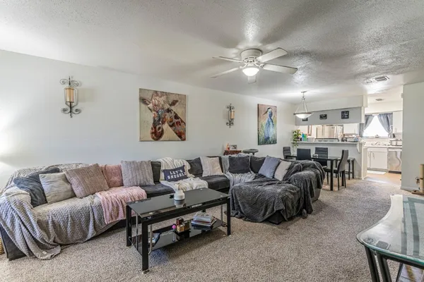 $460,000 | 4027 Briarglen Drive, Dickinson, TX 77539