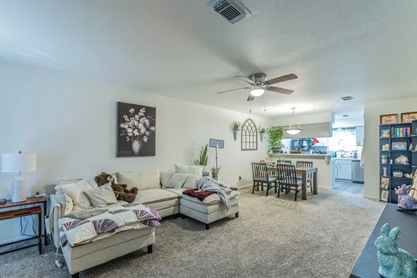 $460,000 | 4027 Briarglen Drive, Dickinson, TX 77539