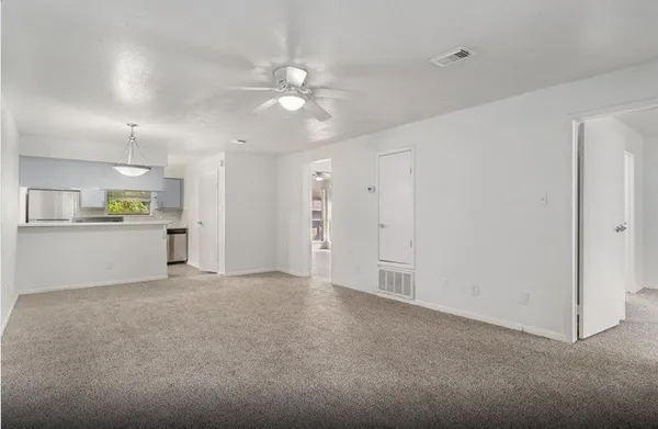 $460,000 | 4027 Briarglen Drive, Dickinson, TX 77539