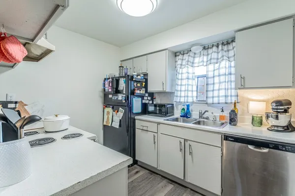 $460,000 | 4027 Briarglen Drive, Dickinson, TX 77539