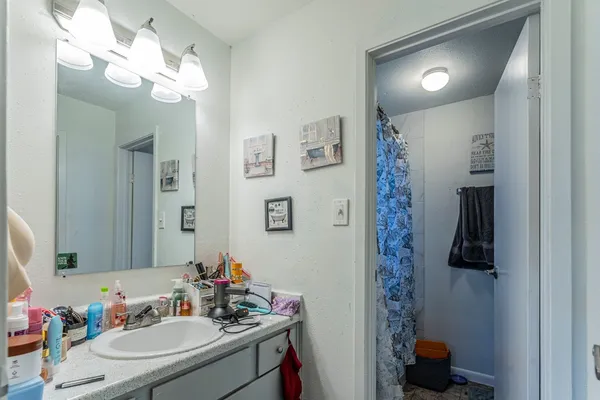 $460,000 | 4027 Briarglen Drive, Dickinson, TX 77539