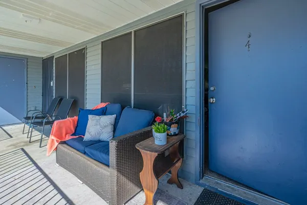 $460,000 | 4027 Briarglen Drive, Dickinson, TX 77539