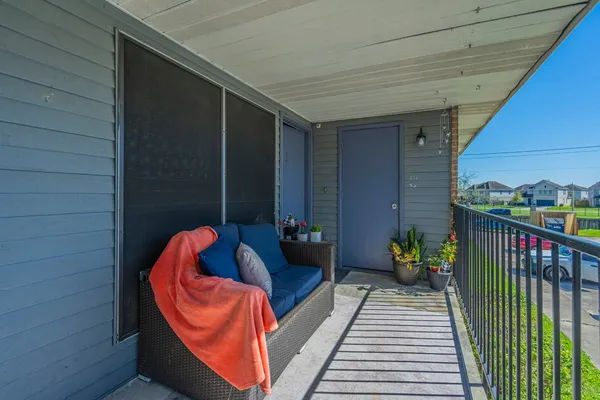 $460,000 | 4027 Briarglen Drive, Dickinson, TX 77539