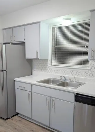 $460,000 | 4027 Briarglen Drive, Dickinson, TX 77539