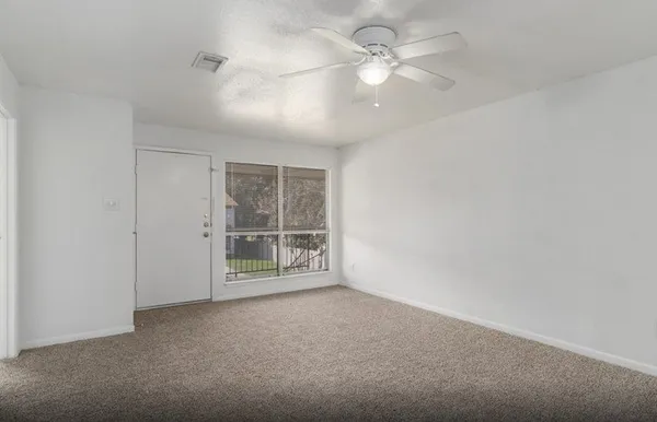 $460,000 | 4027 Briarglen Drive, Dickinson, TX 77539