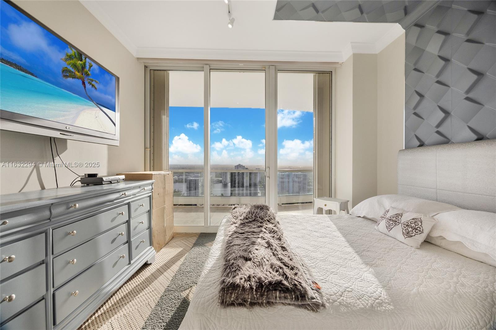 7000 Island Boulevard, Unit PH08 Aventura, FL 33160 - Photo 18 of 21
