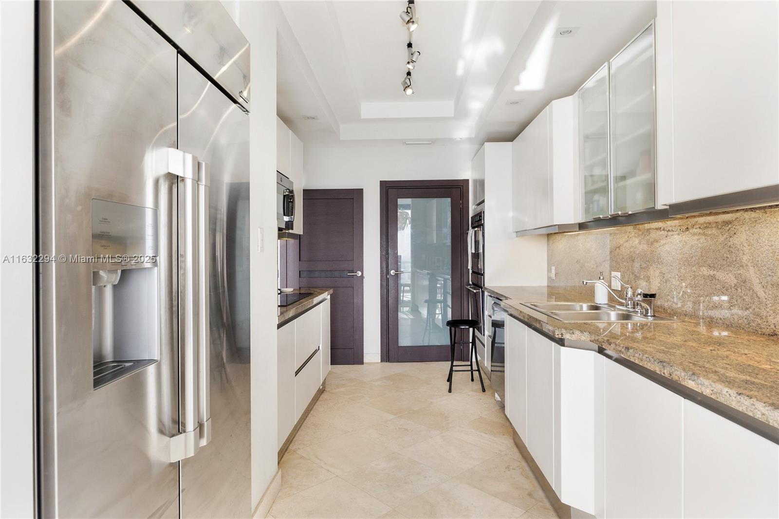 7000 Island Boulevard, Unit PH08 Aventura, FL 33160 - Photo 9 of 21