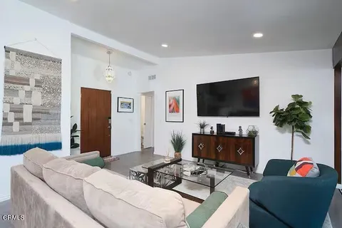 $1,098,000 | 7824 Tujunga Avenue, North Hollywood, CA 91605