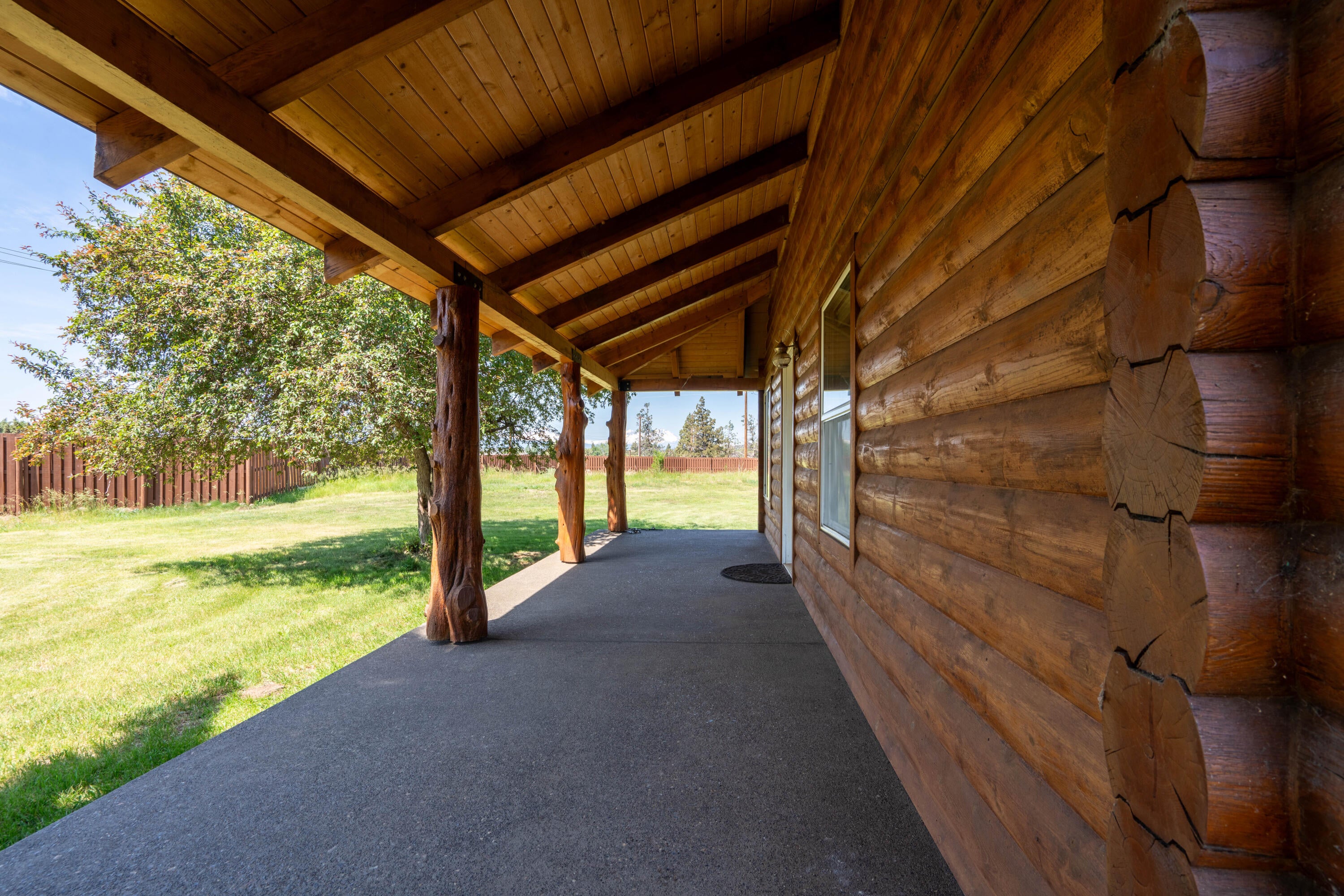 20000 Marsh Road Bend, OR 97703 - Photo 5 of 54 05