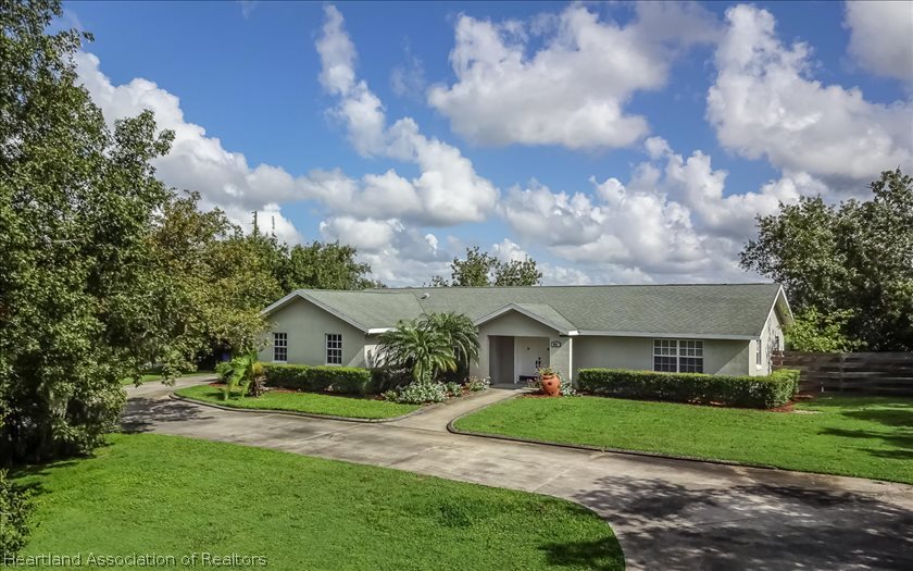 867 Lake June Road Lake Placid, FL 33852 - Photo 1 of 23 Gallery Image 1