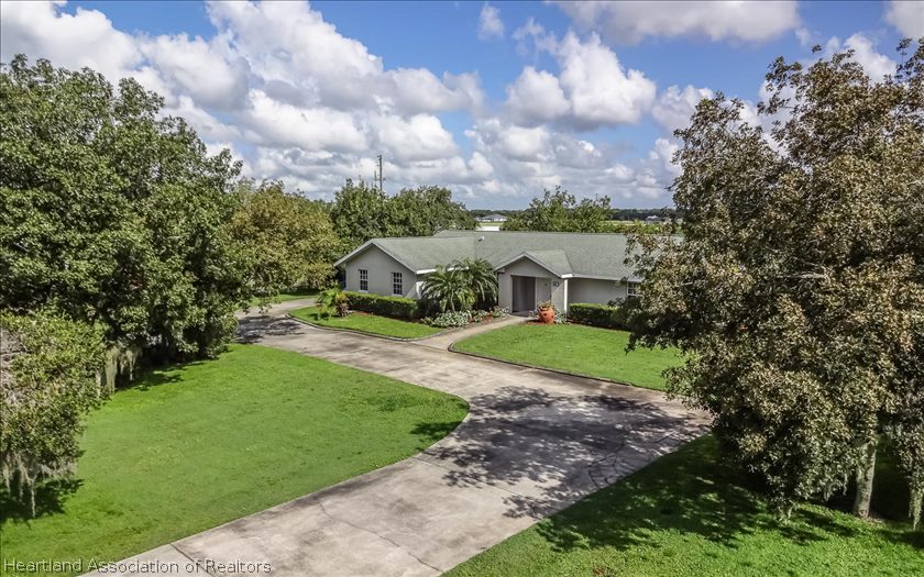 867 Lake June Road Lake Placid, FL 33852 - Photo 2 of 23 Gallery Image 2