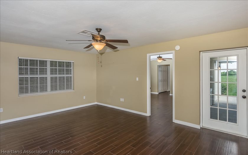 867 Lake June Road Lake Placid, FL 33852 - Photo 4 of 23 Gallery Image 4