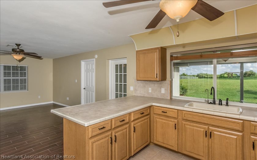 867 Lake June Road Lake Placid, FL 33852 - Photo 8 of 23 Gallery Image 8