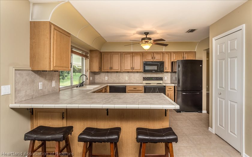 867 Lake June Road Lake Placid, FL 33852 - Photo 9 of 23 Gallery Image 9