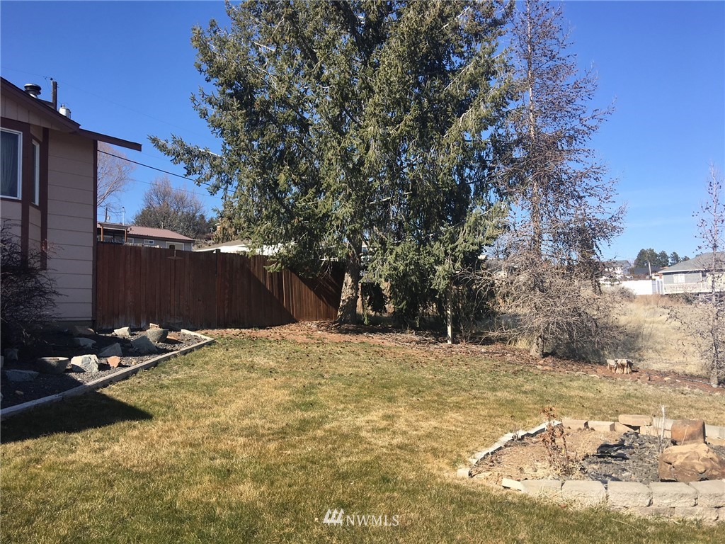 361 Strand Road Ephrata, WA 98823 - Photo 4 of 20