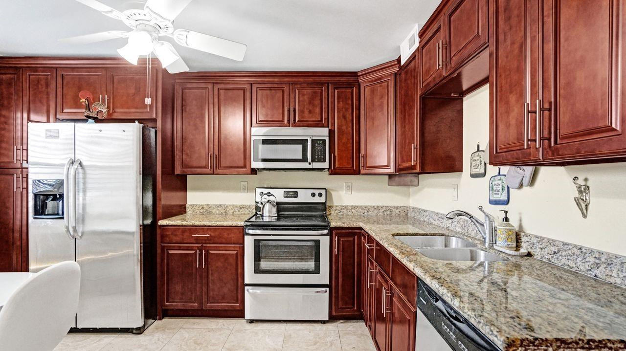 1036 Guildford East, Unit 1036 Boca Raton, FL 33434 - Photo 3 of 50 Photo 3