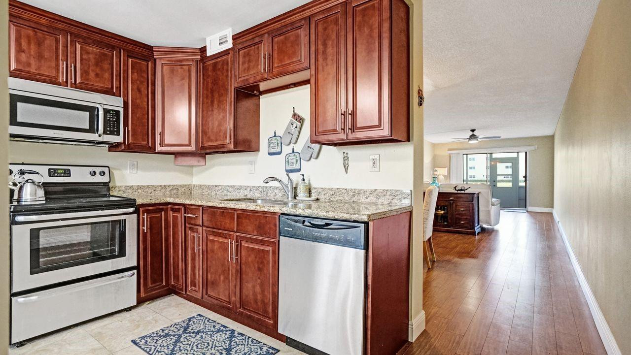 1036 Guildford East, Unit 1036 Boca Raton, FL 33434 - Photo 10 of 50 Photo 10