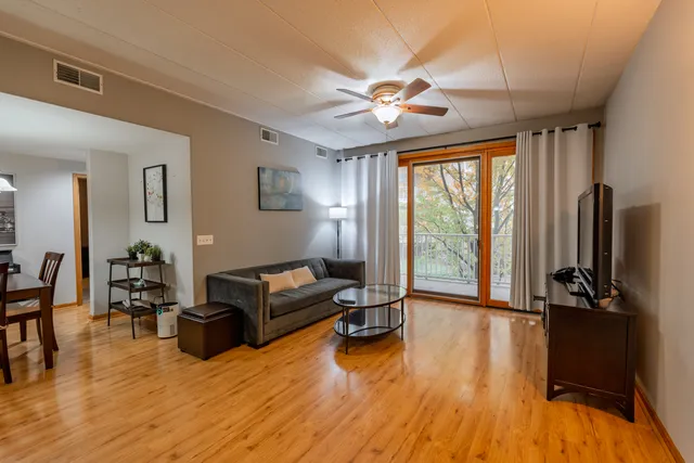 $329,900 | 1745 Pavilion Way, Unit 206, Park Ridge, IL 60068