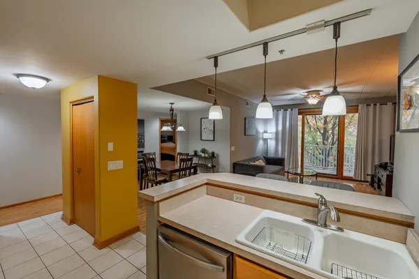 $319,900 | 1745 Pavilion Way, Unit 206, Park Ridge, IL 60068