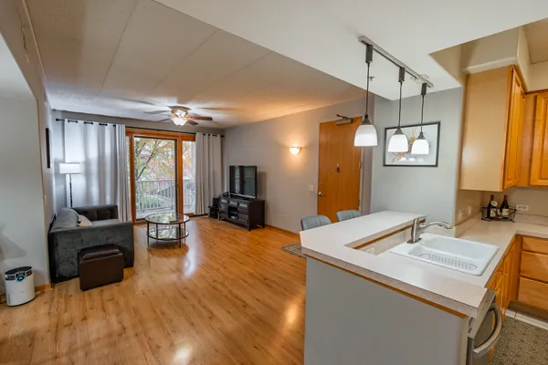 $319,900 | 1745 Pavilion Way, Unit 206, Park Ridge, IL 60068