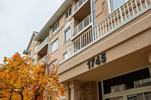$329,900 | 1745 Pavilion Way, Unit 206, Park Ridge, IL 60068