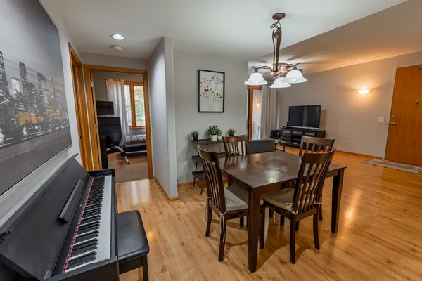 $319,900 | 1745 Pavilion Way, Unit 206, Park Ridge, IL 60068
