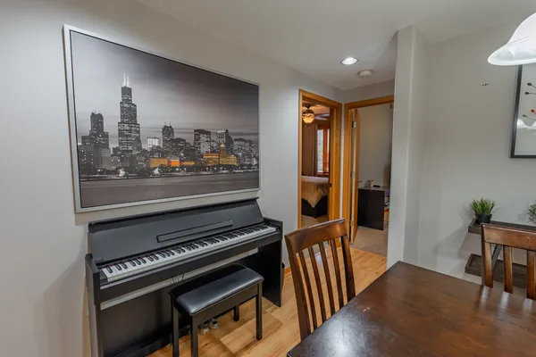 $319,900 | 1745 Pavilion Way, Unit 206, Park Ridge, IL 60068