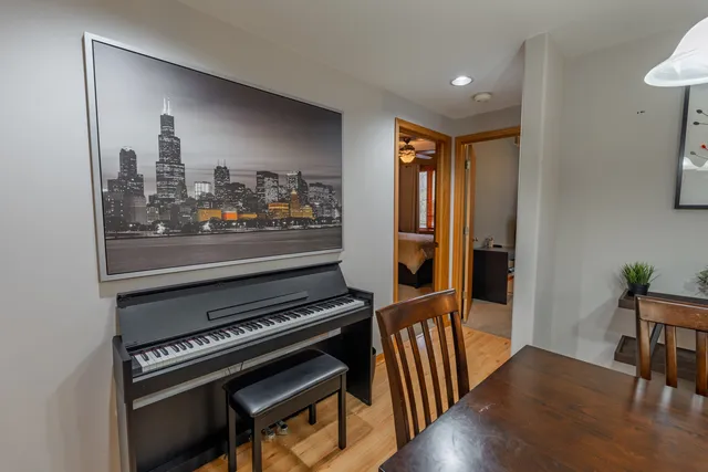 $329,900 | 1745 Pavilion Way, Unit 206, Park Ridge, IL 60068