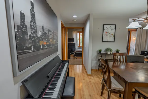 $319,900 | 1745 Pavilion Way, Unit 206, Park Ridge, IL 60068