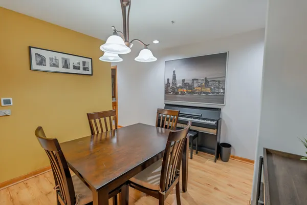 $319,900 | 1745 Pavilion Way, Unit 206, Park Ridge, IL 60068
