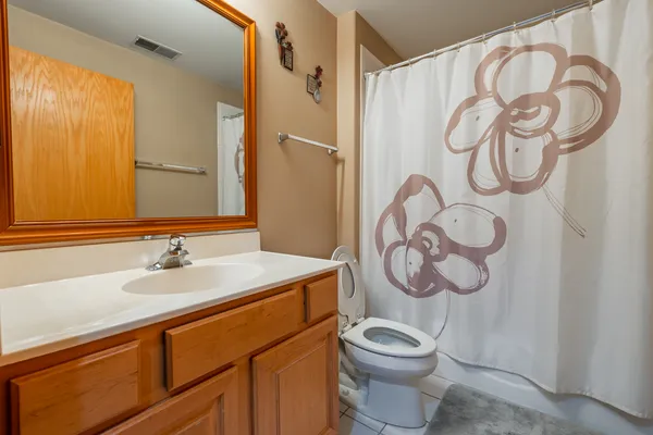 $319,900 | 1745 Pavilion Way, Unit 206, Park Ridge, IL 60068