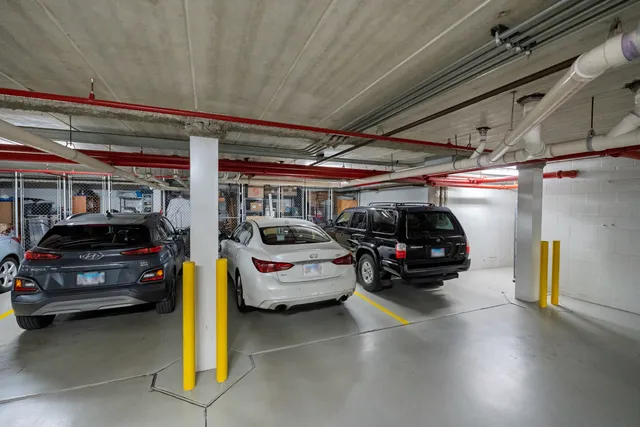 $329,900 | 1745 Pavilion Way, Unit 206, Park Ridge, IL 60068