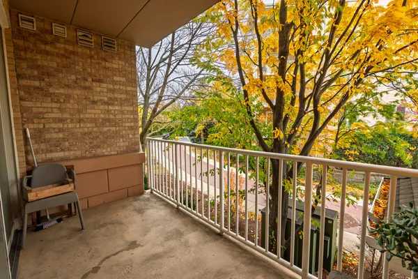 $319,900 | 1745 Pavilion Way, Unit 206, Park Ridge, IL 60068