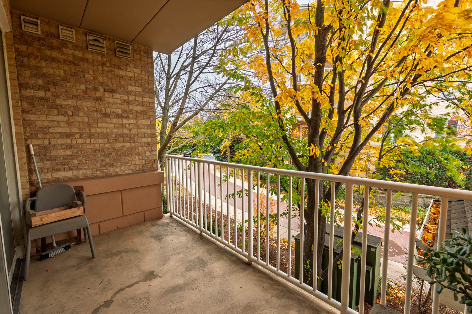 1745 Pavilion Way, Unit 206 Park Ridge, IL 60068 - Photo 5 of 48