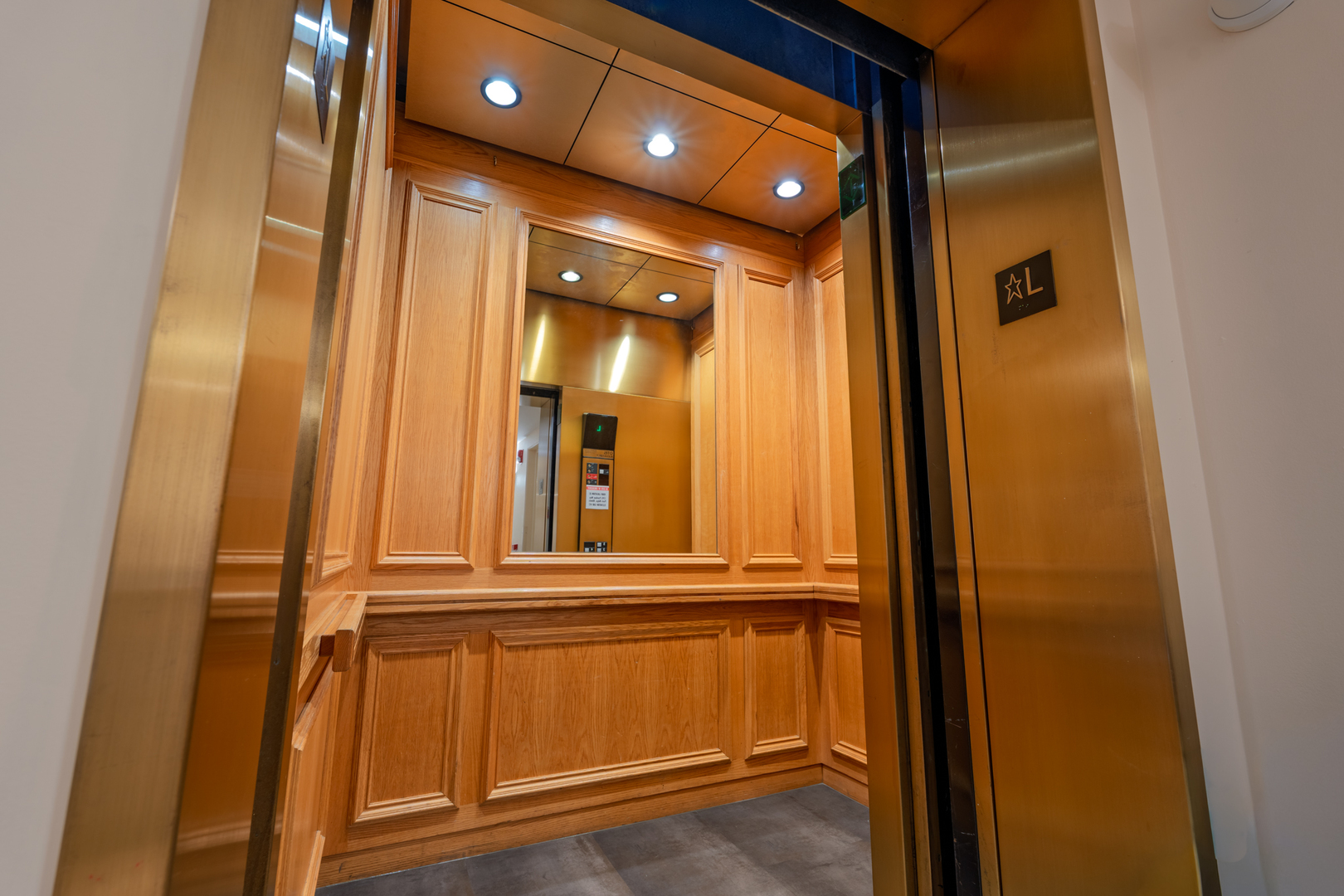 1745 Pavilion Way, Unit 206 Park Ridge, IL 60068 - Photo 8 of 48