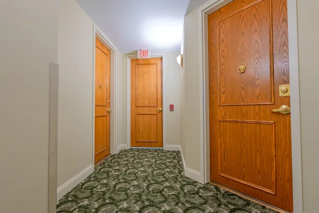 $329,900 | 1745 Pavilion Way, Unit 206, Park Ridge, IL 60068