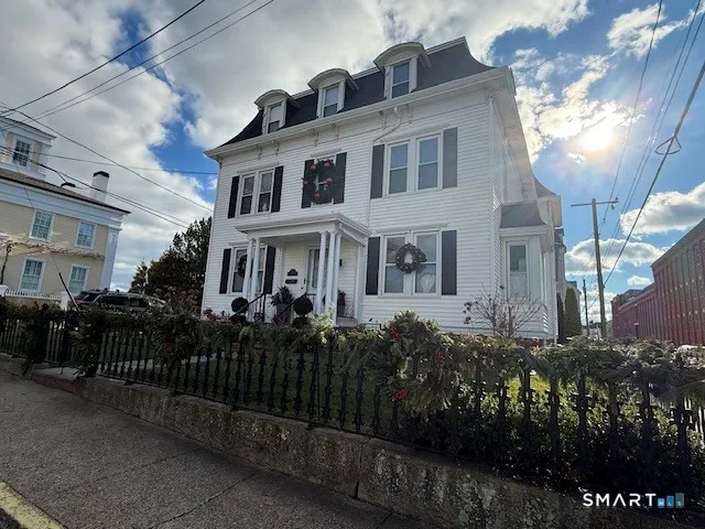 $3,500 | 1 Cannon Square, Stonington, CT 06378