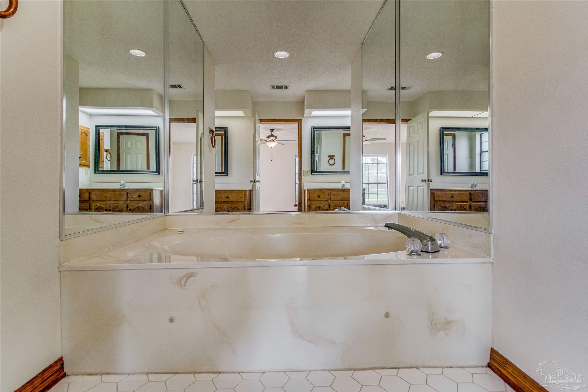 3223 Windmill Circle Cantonment, FL 32533 - Photo 10 of 50