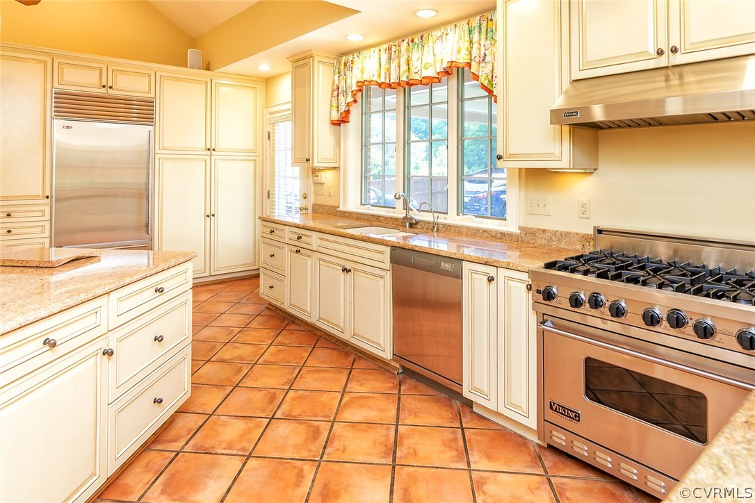 4610 Sulgrave Road Richmond, VA 23221 - Photo 16 of 32 Kitchen appliances include a Viking 6-burner gas r