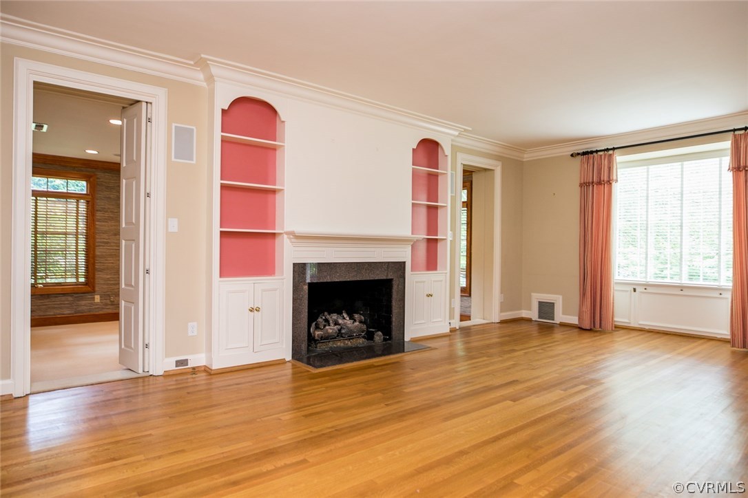 4610 Sulgrave Road Richmond, VA 23221 - Photo 10 of 32 Living room with an over sized gas log fireplace f