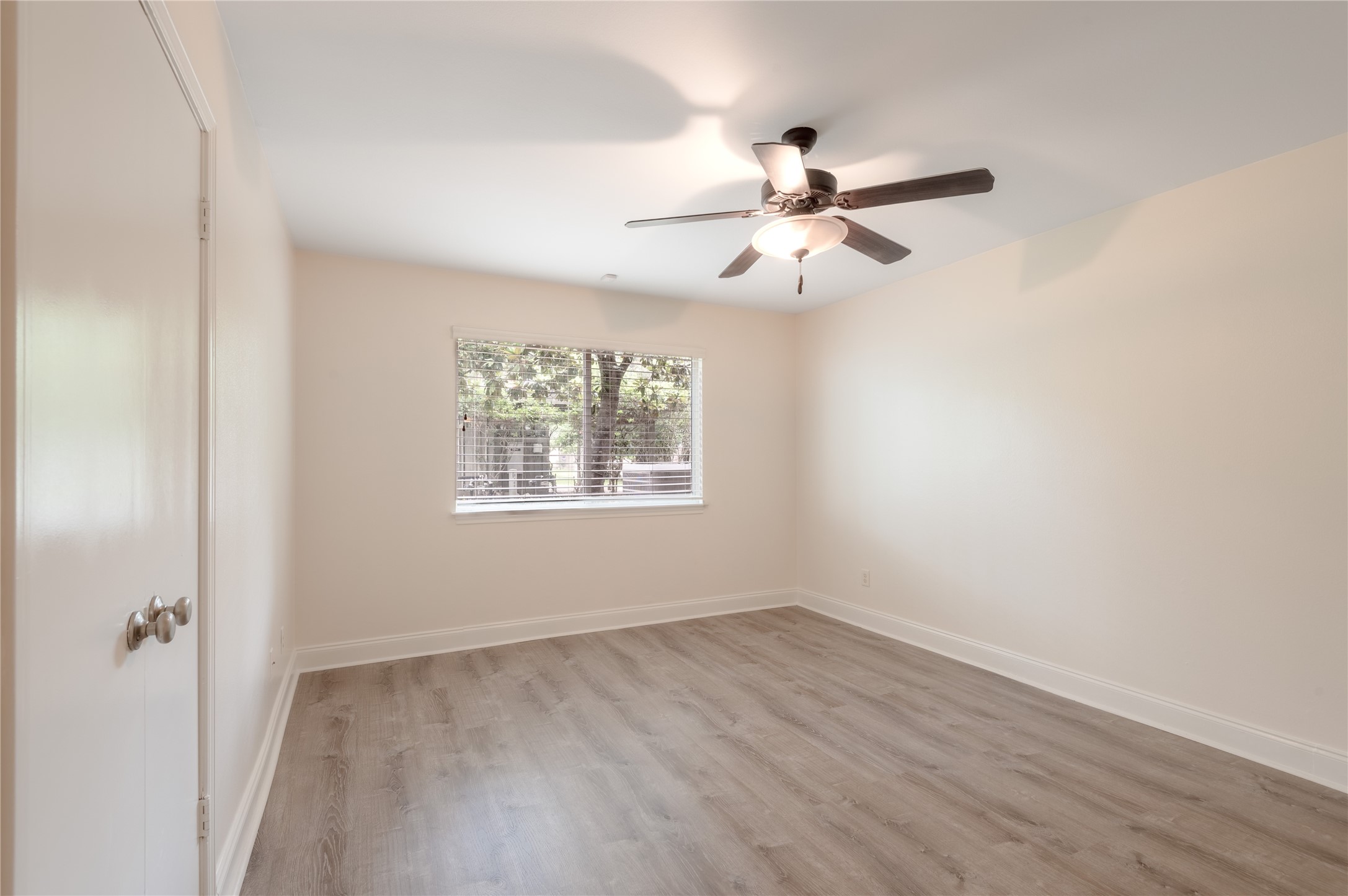 208 Waters Edge Huntsville, TX 77340 - Photo 19 of 28