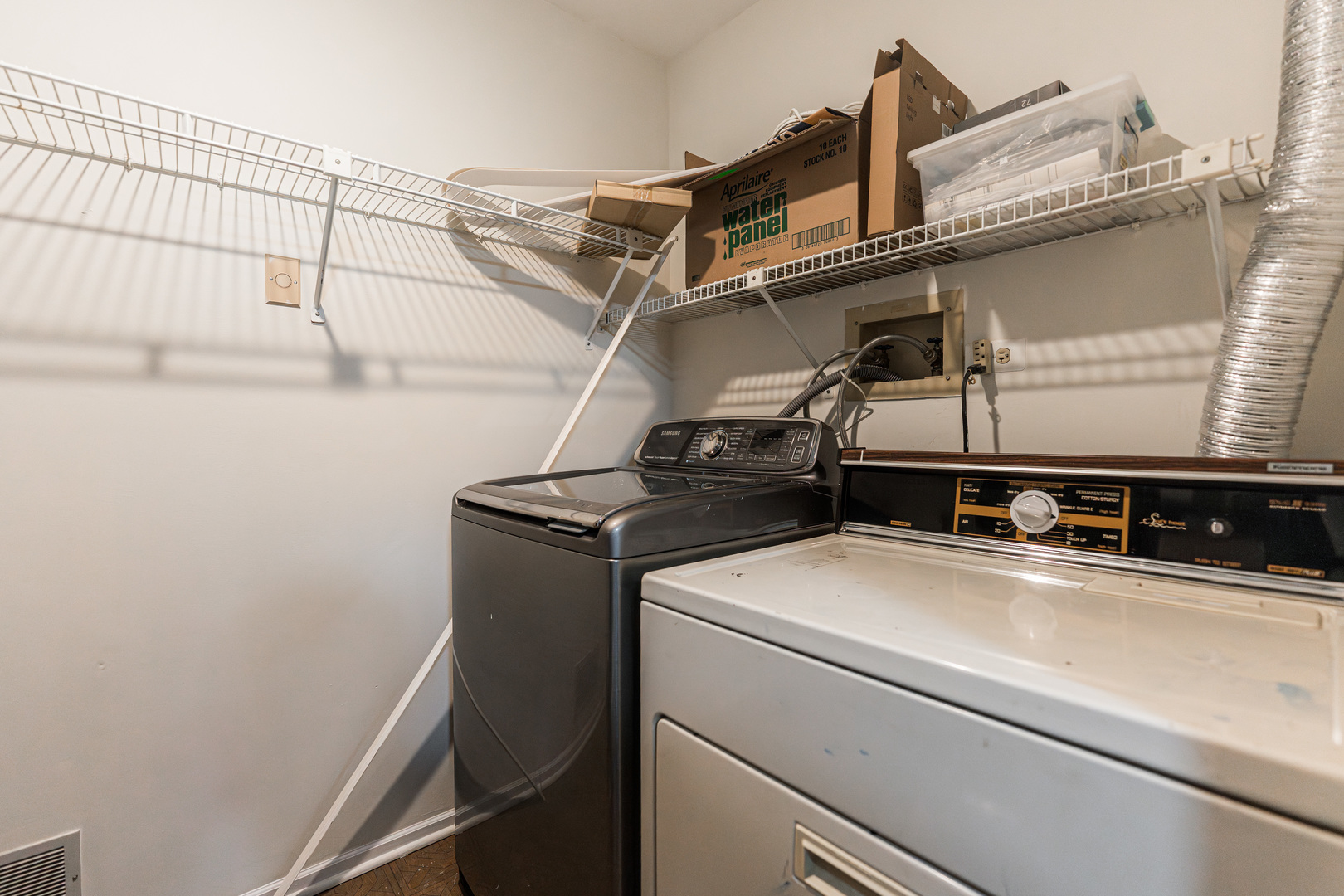 112 Morningside Lane West Buffalo Grove, IL 60089 - Photo 25 of 35 a utility room with dryer and washer