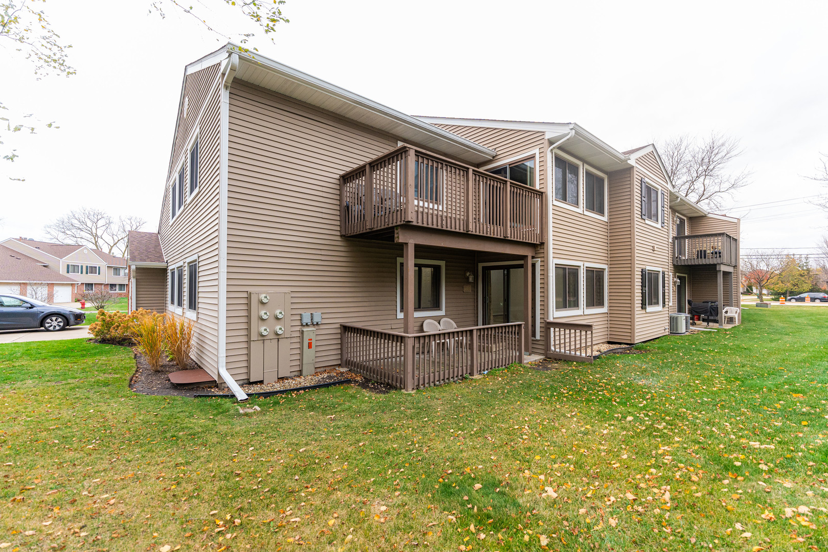 112 Morningside Lane West Buffalo Grove, IL 60089 - Photo 28 of 35 a view of a house with a yard